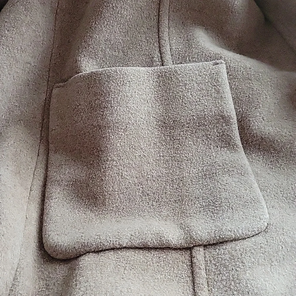 Vintage Lambswool and Cashmere Blend Coat with Fox Fur Collar - Picture 11 of 14